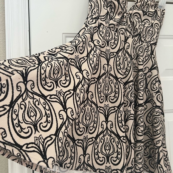 Off shoulder mini dress - Picture 2 of 3